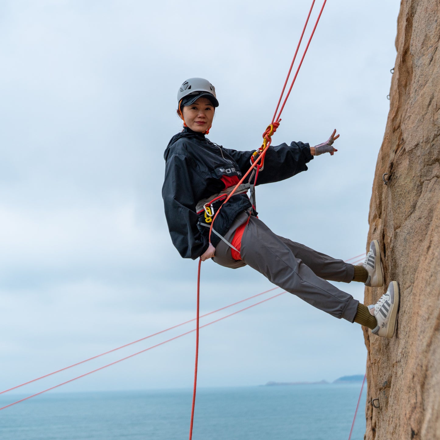 石澳飛索攀岩體驗日 Zip line, Abseiling, Rock Climb 3-in-1